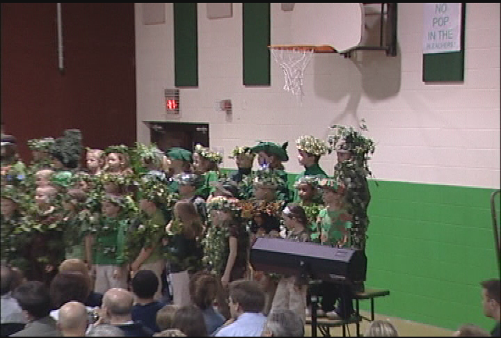 Bloomington Lutheran Gr. 1-4 2007:  The Tale of Three Trees