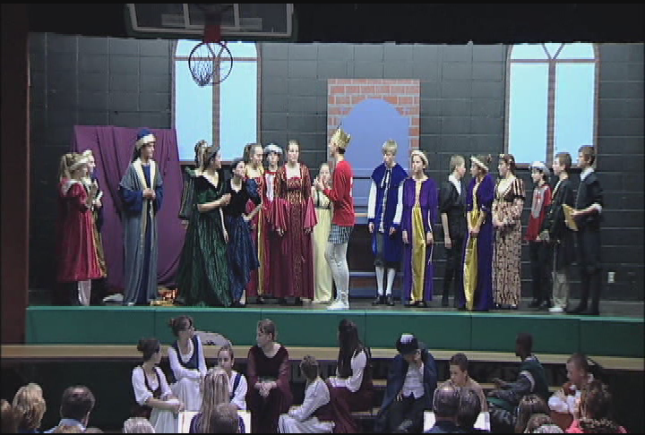 2014 Bloomington Lutheran Gr. 5-8: The Emperor's New Clothes